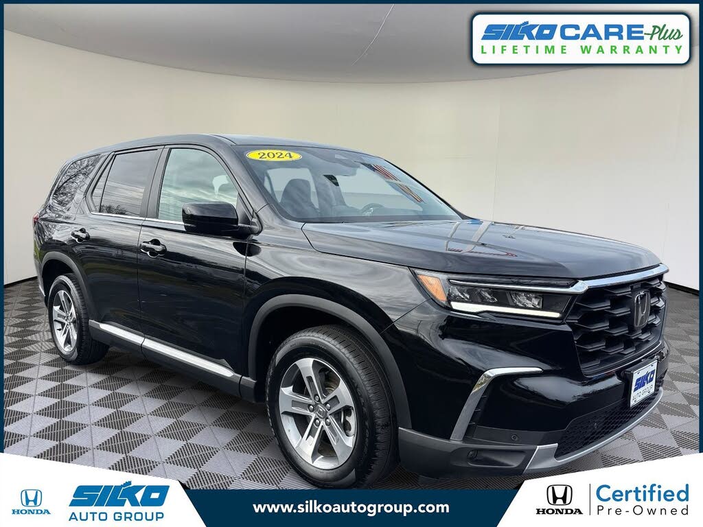 2024 Honda Pilot EX-L AWD with Captains Chairs