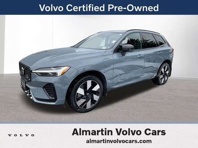2024 Volvo XC60 Recharge T8 Plus Dark Theme eAWD