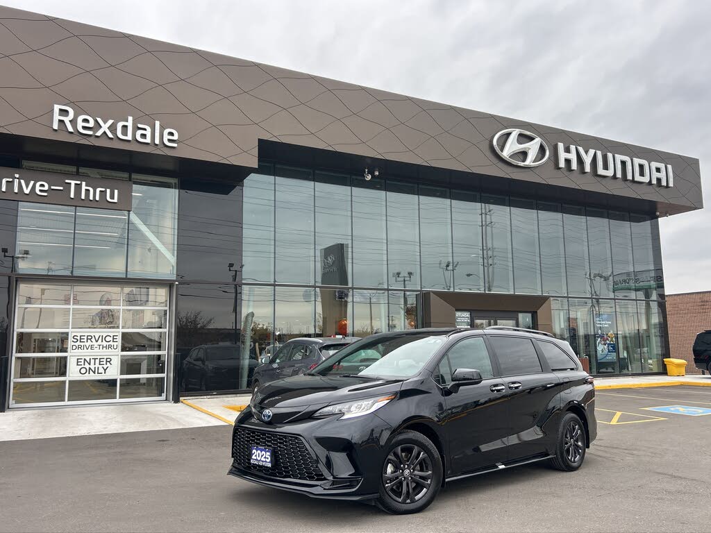 2025 Toyota Sienna XSE 7-Passenger AWD