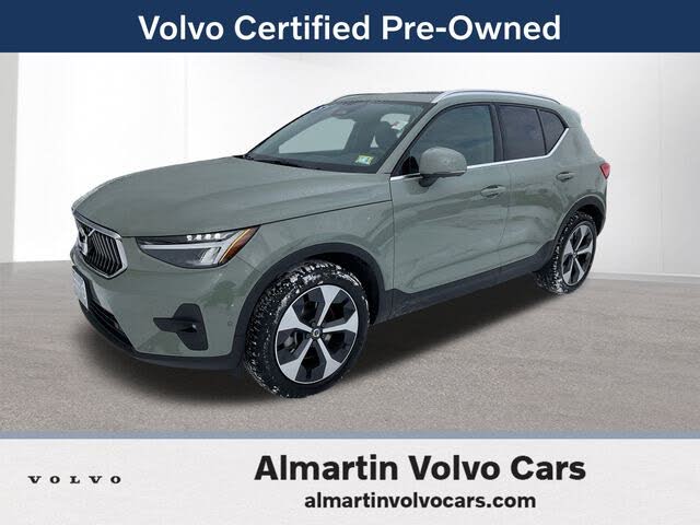 2025 Volvo XC40 B5 Plus Bright Theme AWD
