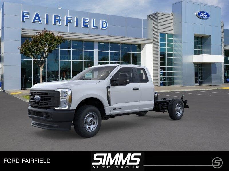 2026 Ford F-350 Super Duty Chassis XL SuperCab 4WD