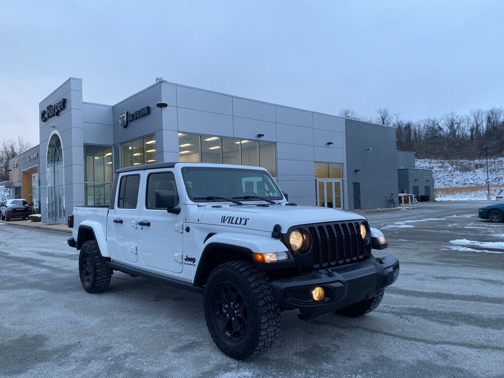 2022 Jeep Gladiator Willys Crew Cab 4WD