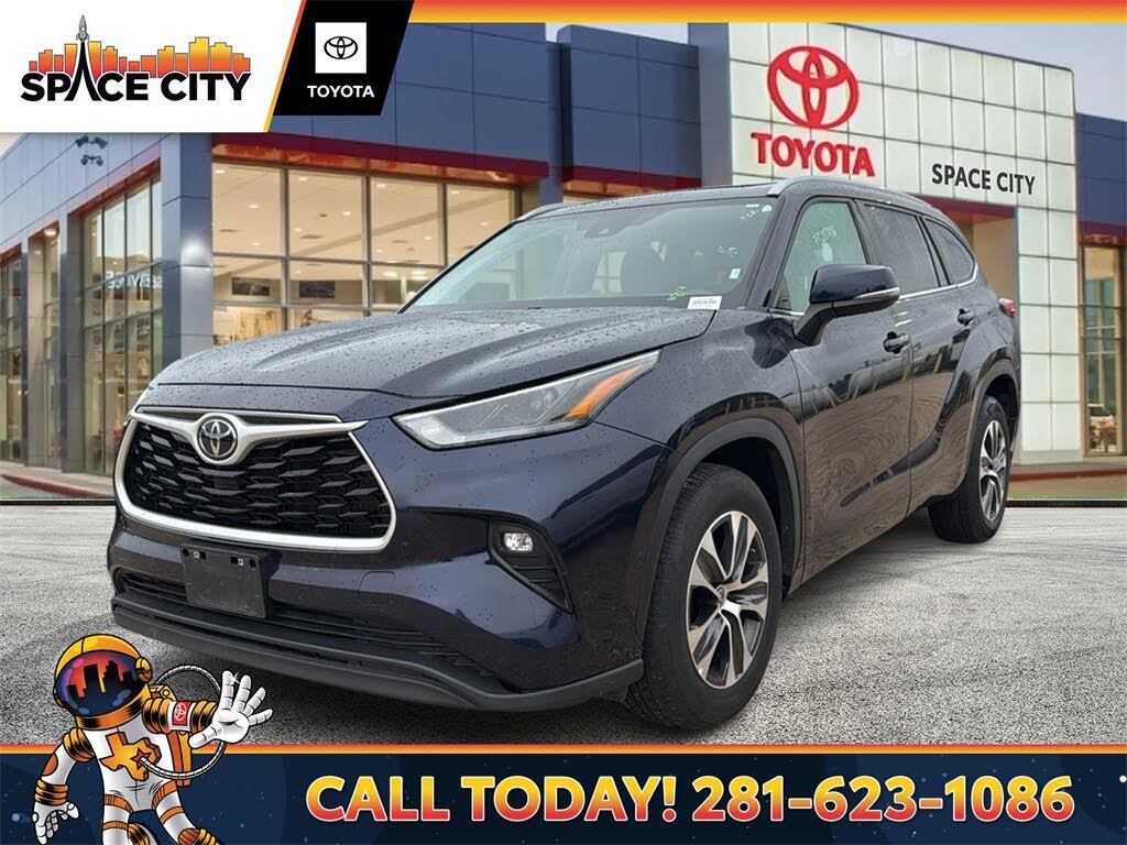 2023 Toyota Highlander XLE FWD