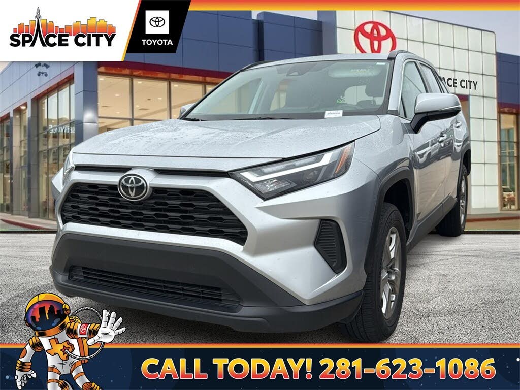 2024 Toyota RAV4 XLE FWD