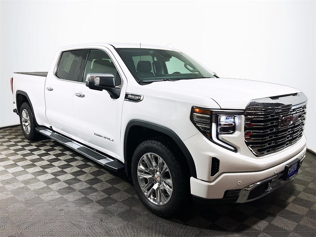 2022 GMC Sierra 1500 Denali Crew Cab 4WD
