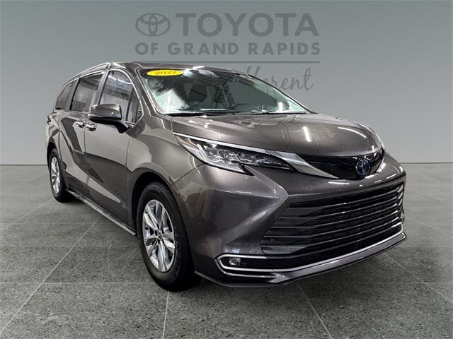 2022 Toyota Sienna Limited 7-Passenger FWD