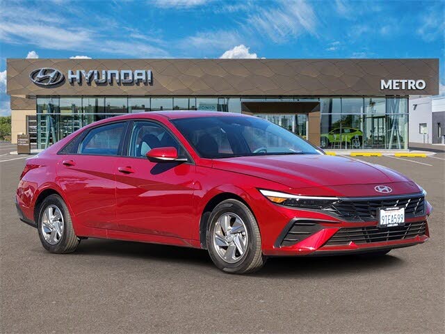 2025 Hyundai Elantra SE FWD