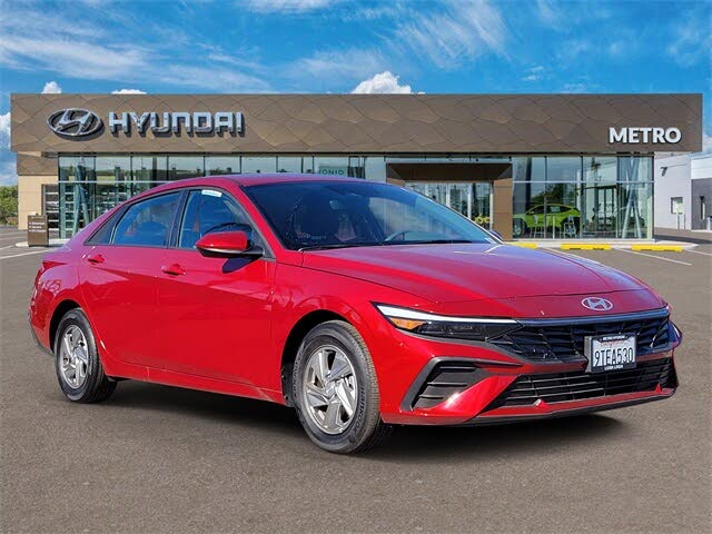2025 Hyundai Elantra SE FWD