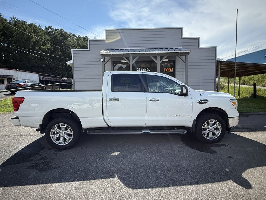 2017 Nissan Titan XD SV Crew Cab
