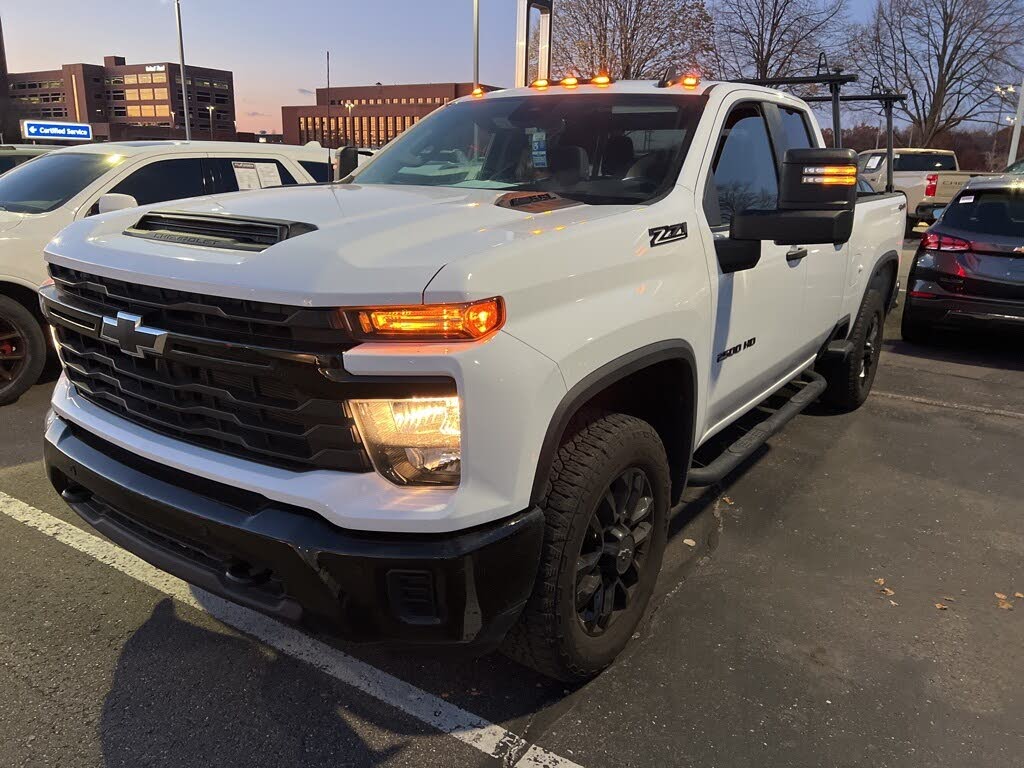 2025 Chevrolet Silverado 2500HD Custom Double Cab 4WD