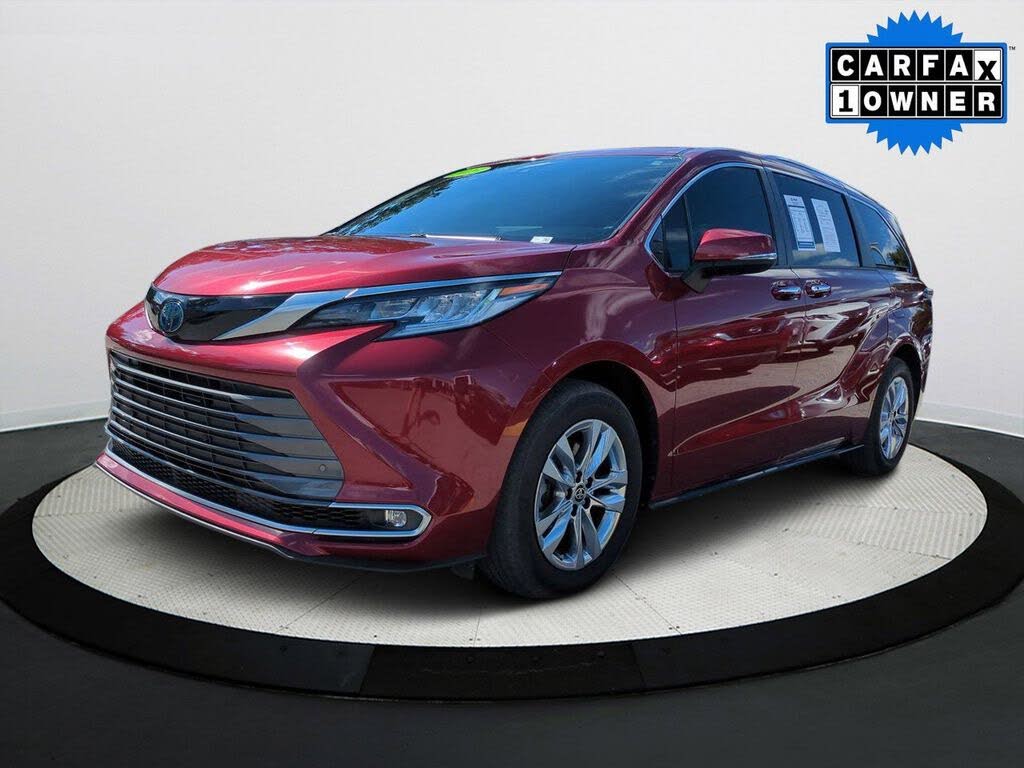 2023 Toyota Sienna Limited 7-Passenger FWD