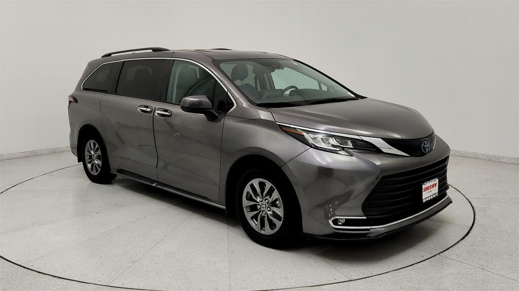 2023 Toyota Sienna XLE 7-Passenger AWD