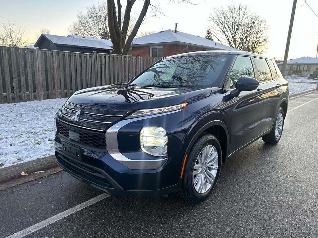 Mitsubishi Outlander ES S-AWC 2024