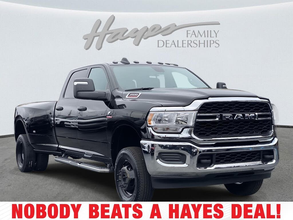 2024 RAM 3500 Tradesman Crew Cab LB DRW 4WD