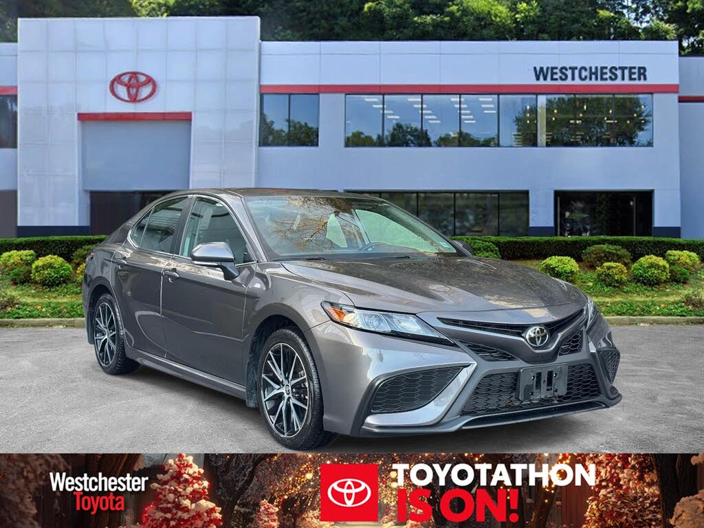 2024 Toyota Camry SE FWD