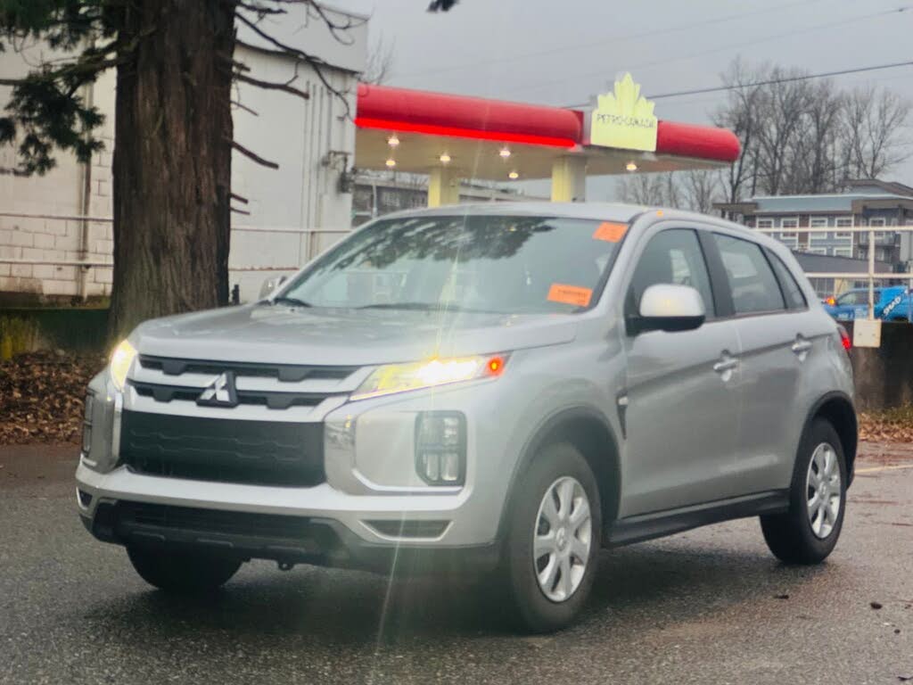 2025 Mitsubishi RVR ES FWD