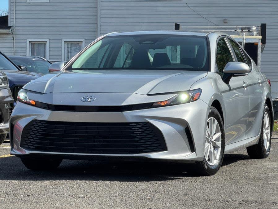2025 Toyota Camry XLE FWD