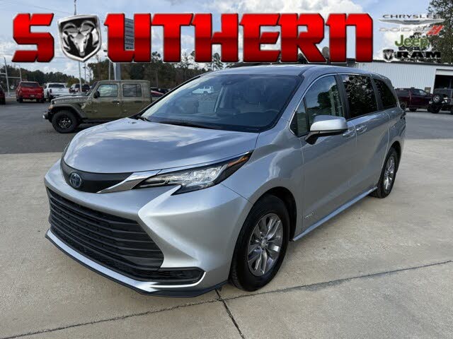 2021 Toyota Sienna LE 8-Passenger FWD