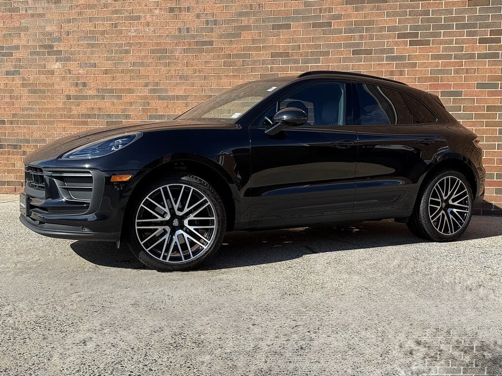 2022 Porsche Macan AWD