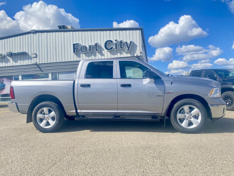 2024 RAM 1500 Classic Tradesman Crew Cab 4WD