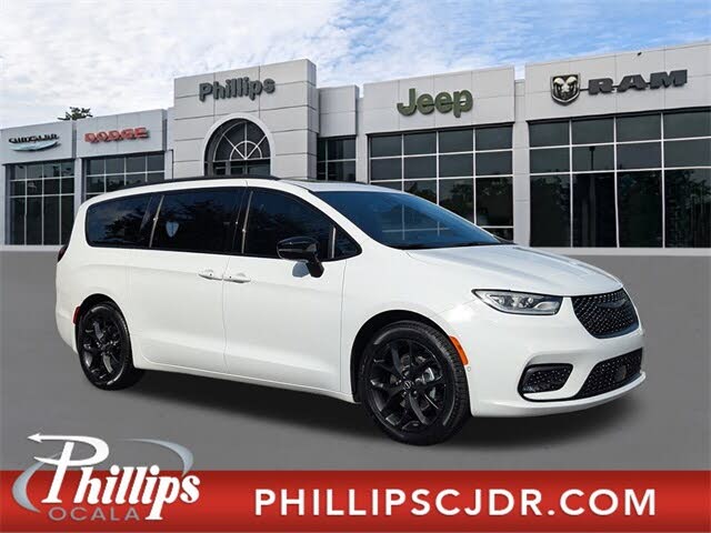 2026 Chrysler Pacifica Limited FWD