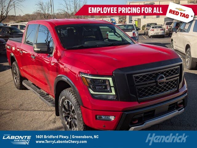 2022 Nissan Titan PRO-4X Crew Cab 4WD