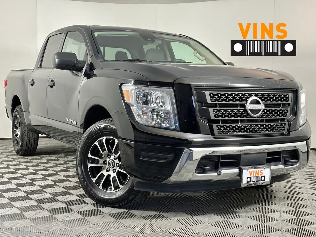 2023 Nissan Titan SV Crew Cab 4WD