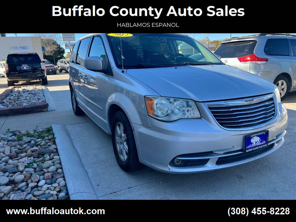 2012 Chrysler Town & Country Touring FWD