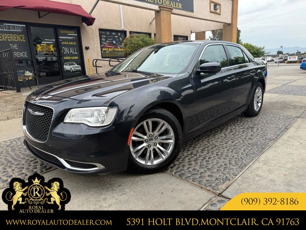 2017 Chrysler 300 Limited RWD
