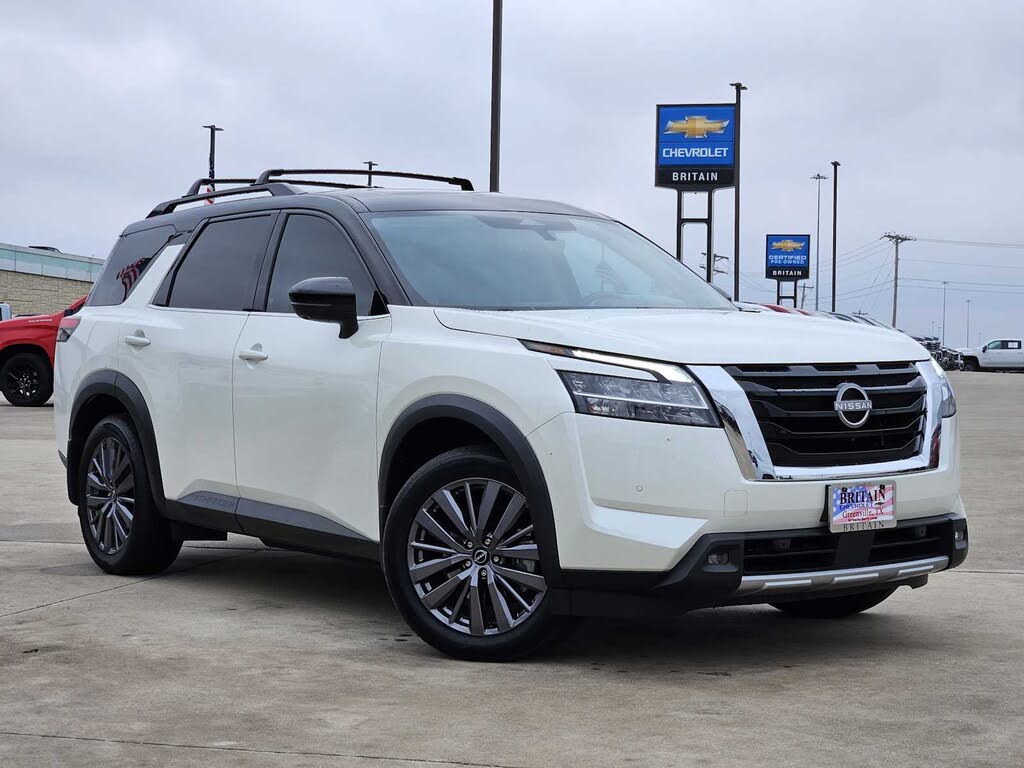 2023 Nissan Pathfinder SL FWD