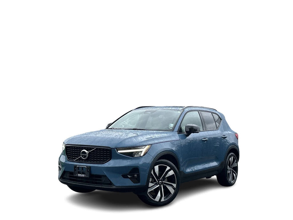 2023 Volvo XC40 B5 Plus Dark Theme AWD