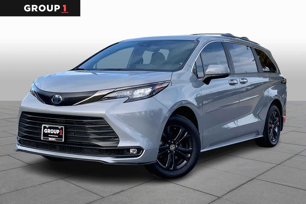 2024 Toyota Sienna Woodland Edition 7-Passenger AWD