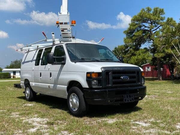 2010 Ford E-Series E-350 Super Duty Cargo Van