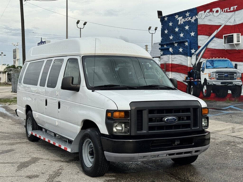 2013 Ford E-Series E-150 Extended Cargo Van