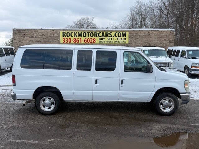 2013 Ford E-Series E-350 XLT Super Duty Passenger Van