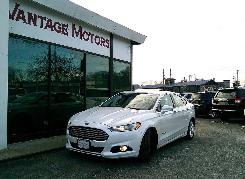 2015 Ford Fusion Hybrid Titanium FWD