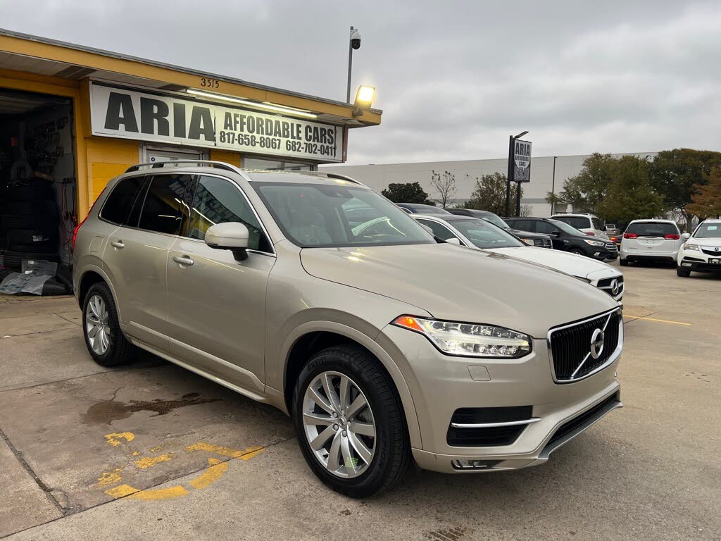 2016 Volvo XC90 T6 Momentum AWD