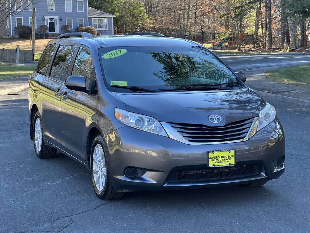 2017 Toyota Sienna LE 7-Passenger AWD