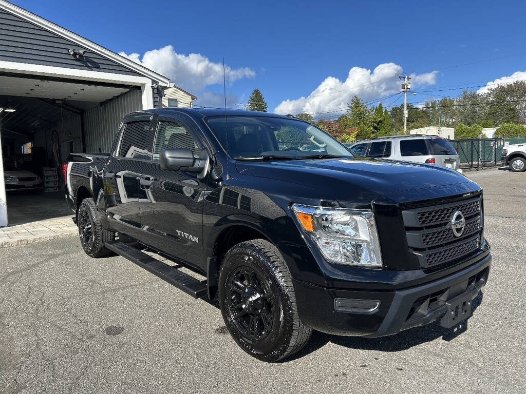 2021 Nissan Titan SV Crew Cab 4WD
