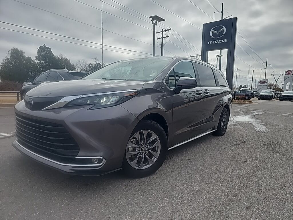 2024 Toyota Sienna XLE 7-Passenger FWD