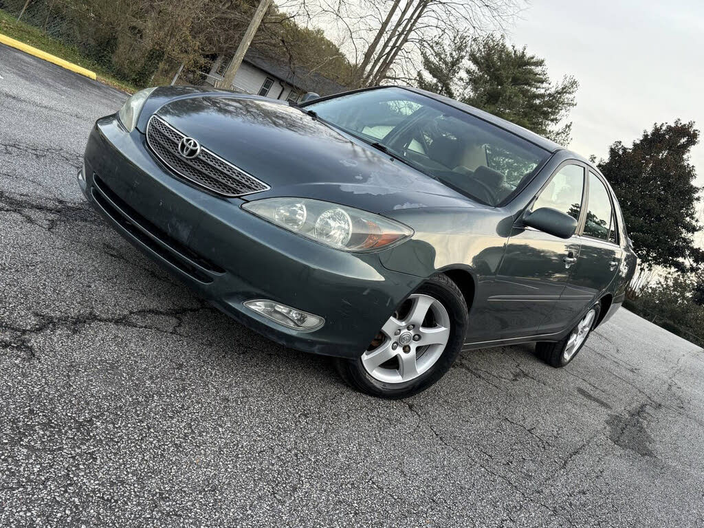 2004 Toyota Camry LE FWD