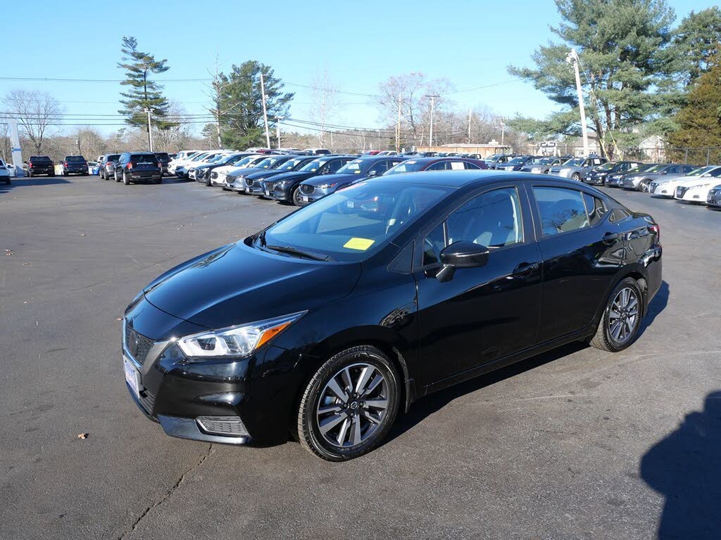 2021 Nissan Versa SV FWD