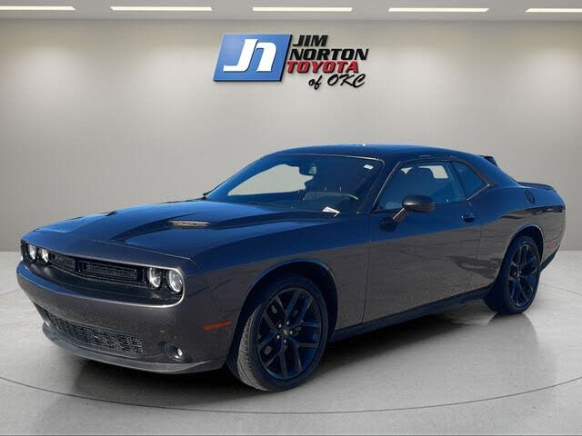 2022 Dodge Challenger SXT RWD