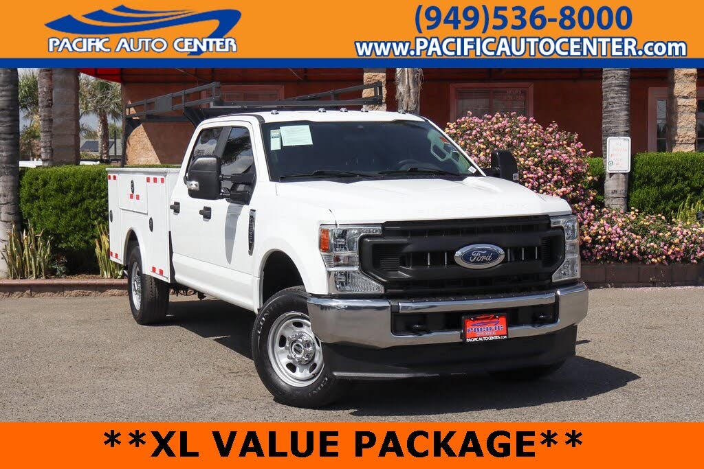 2022 Ford F-350 Super Duty Chassis XL Crew Cab 4WD