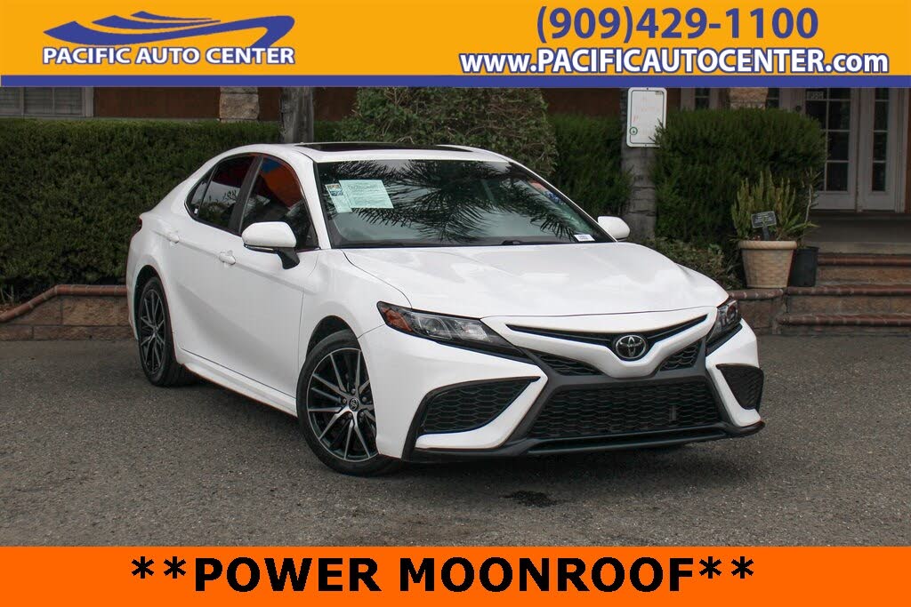 2022 Toyota Camry SE FWD