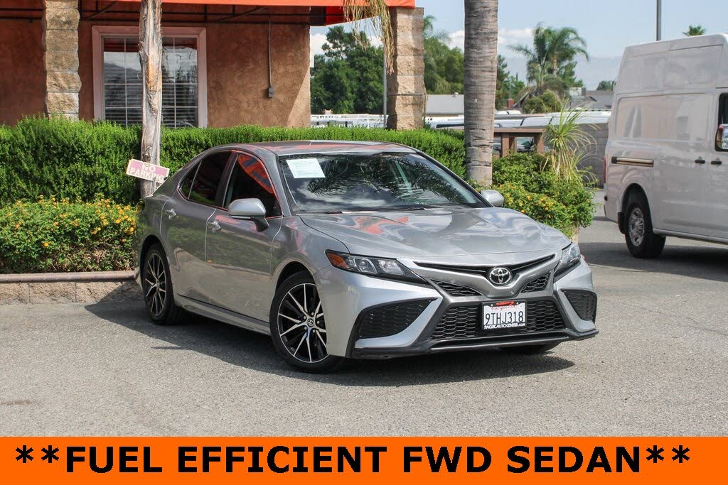 2022 Toyota Camry SE FWD