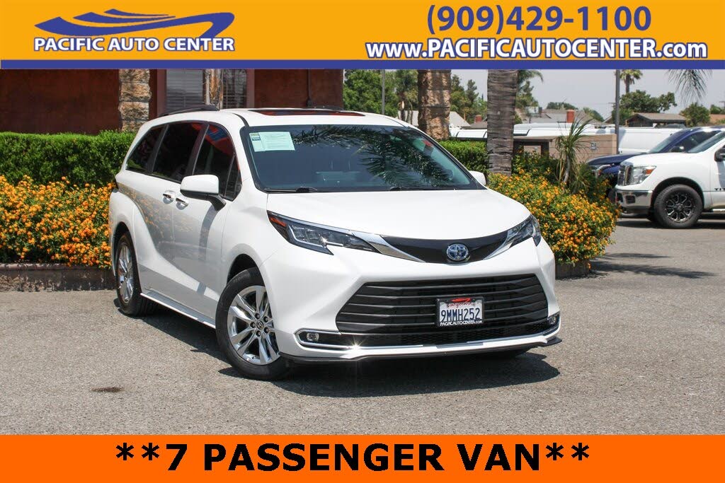 2022 Toyota Sienna XLE 7-Passenger FWD