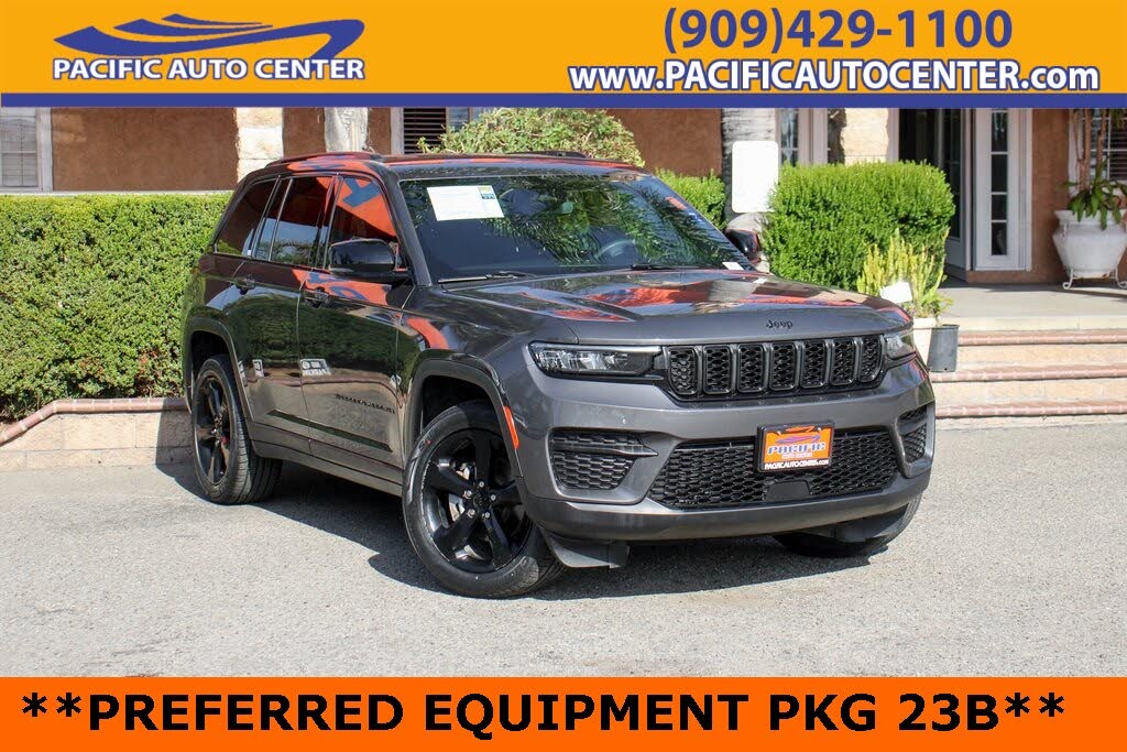 2023 Jeep Grand Cherokee Altitude 4WD