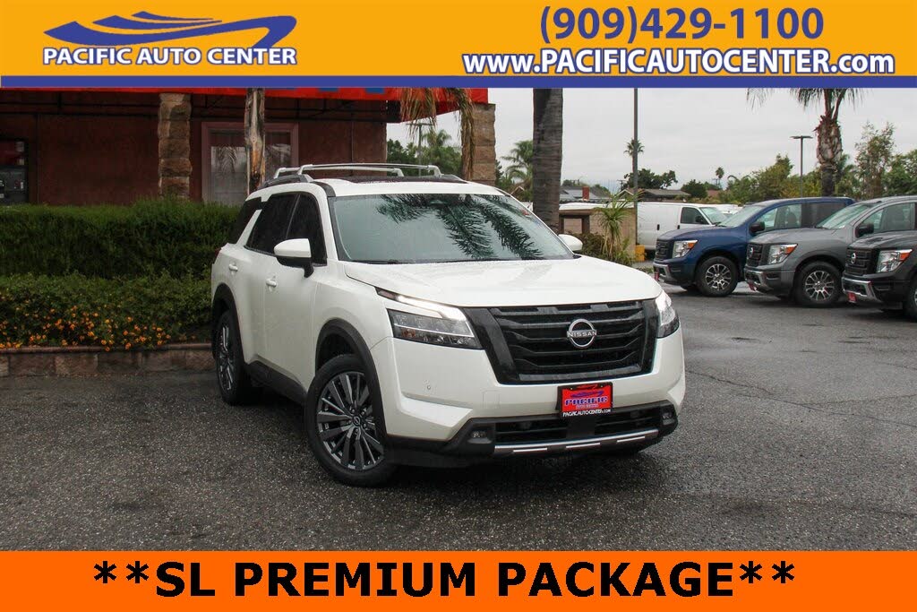 2024 Nissan Pathfinder SL FWD