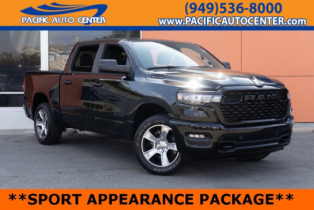 2025 RAM 1500 Tradesman Crew Cab 4WD